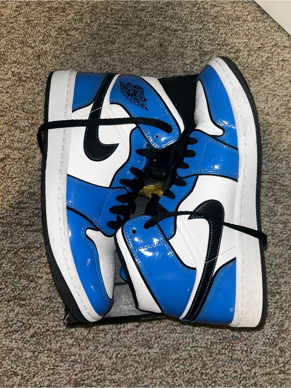 Air Jordan 1 Mid SE Signal Blue